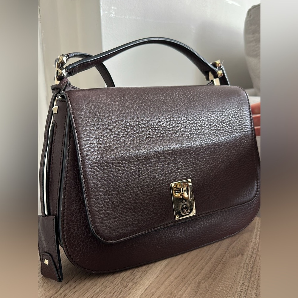 Valentino pocket book, used but good condition so trendy cute